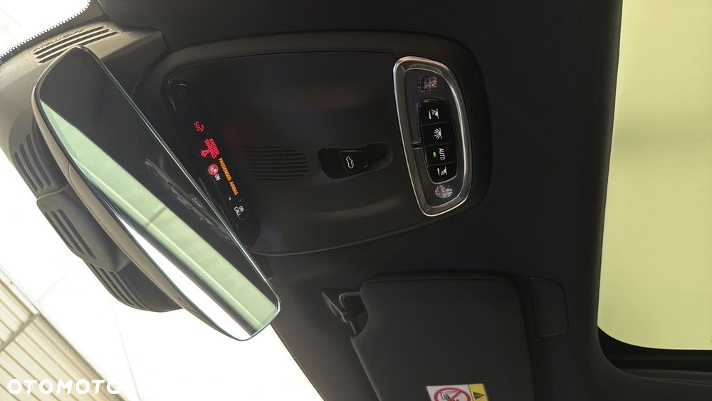 Volvo XC 90 T8 AWD Plug-In Hybrid R-Design 7os - 28