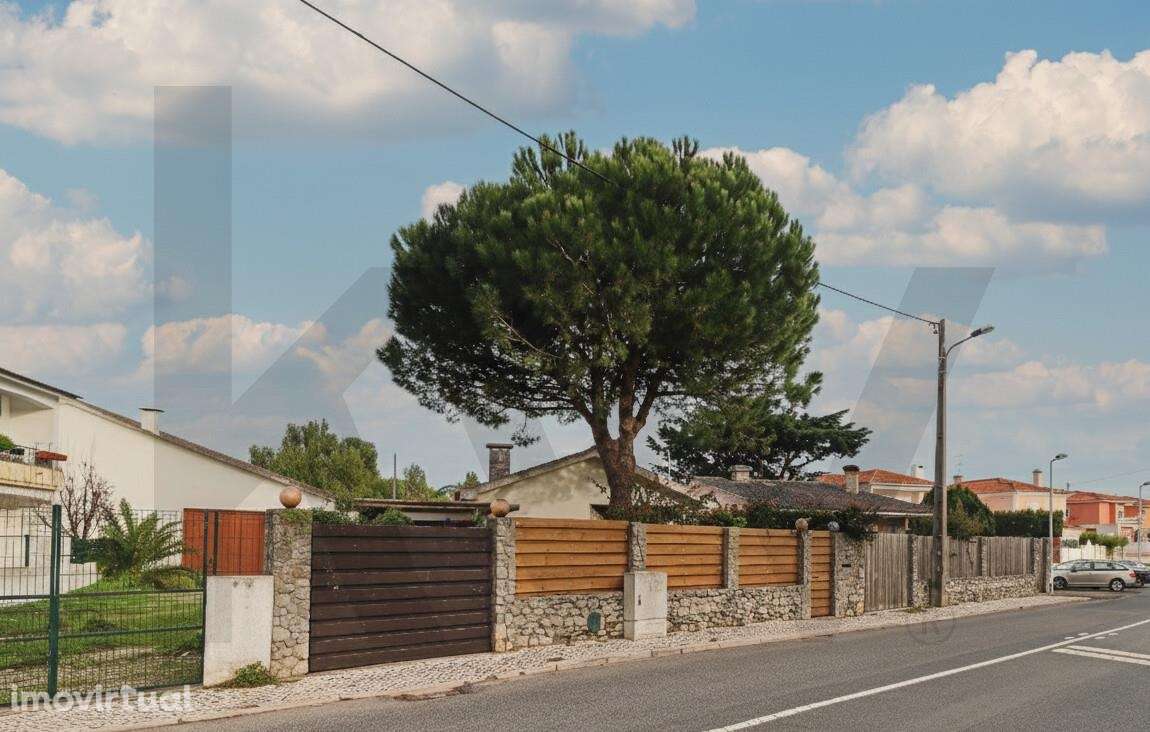 Moradia com Projeto de Ampliação Aprovado no centro da Aldeia de Juzo - Grande imagem: 2/24