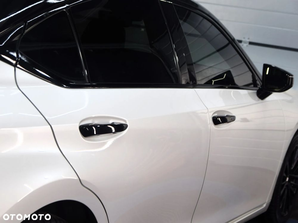 Lexus ES 300h Business Line - 17