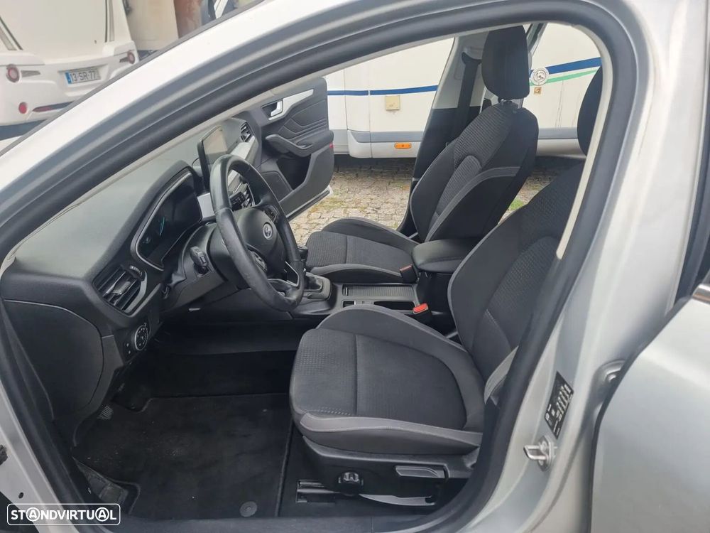 Ford Focus SW - 13