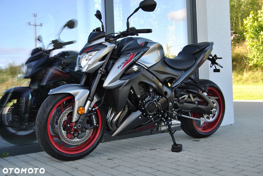 Suzuki GSX - 41
