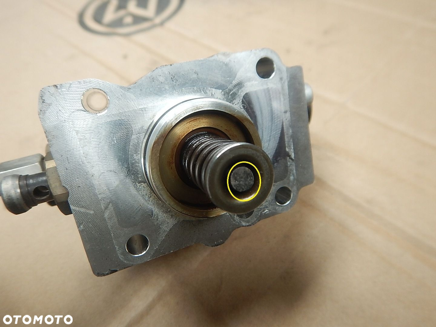 POMPA PALIWA VW GOLF V TOURAN 1.6 FSI 03C127025L - 3