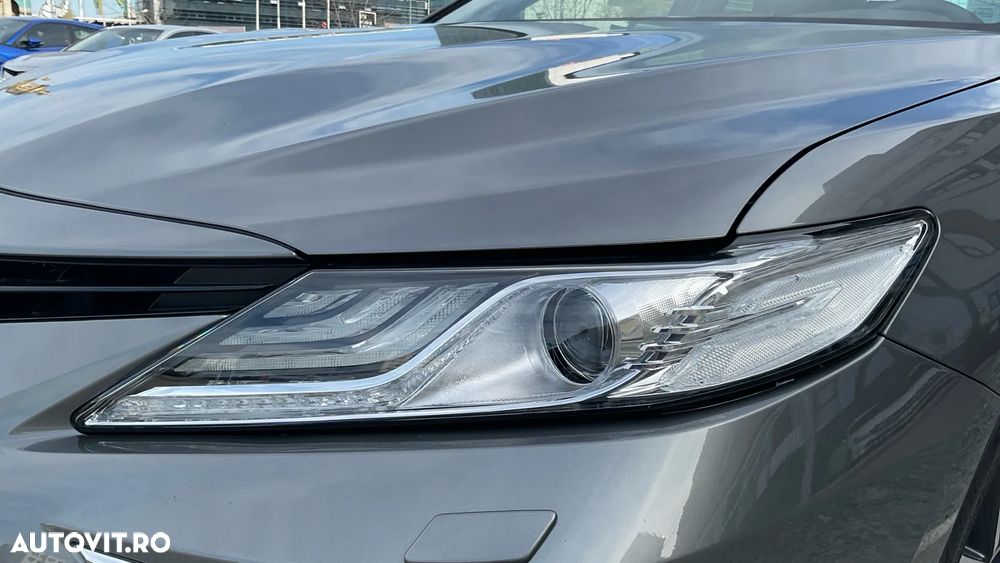 Toyota Camry 2.5 Exclusive - 24