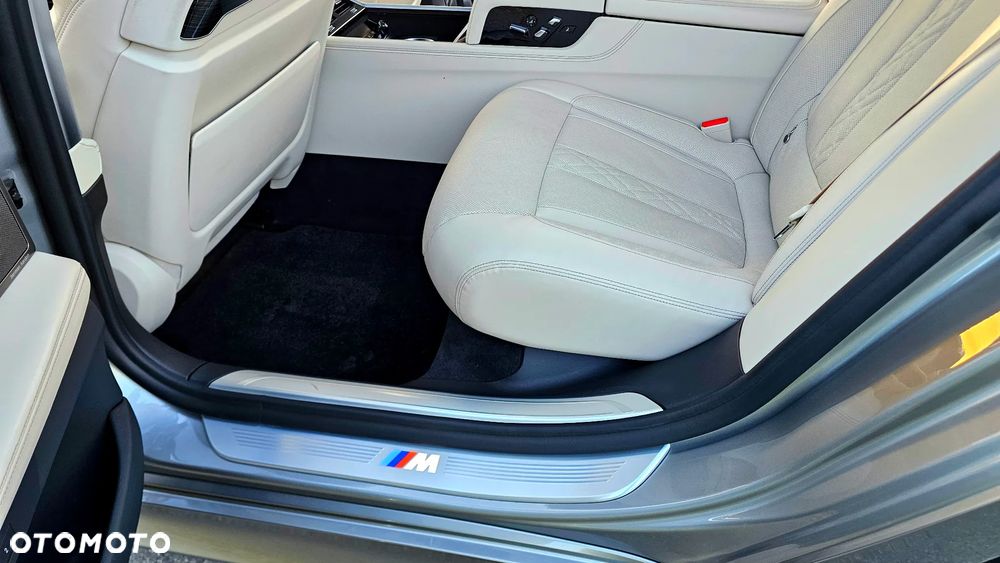 BMW Seria 7 - 13