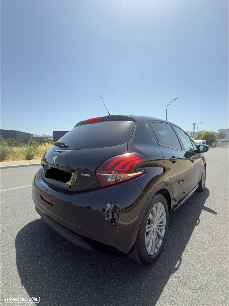 Peugeot 208 1.2 PureTech Style - 6