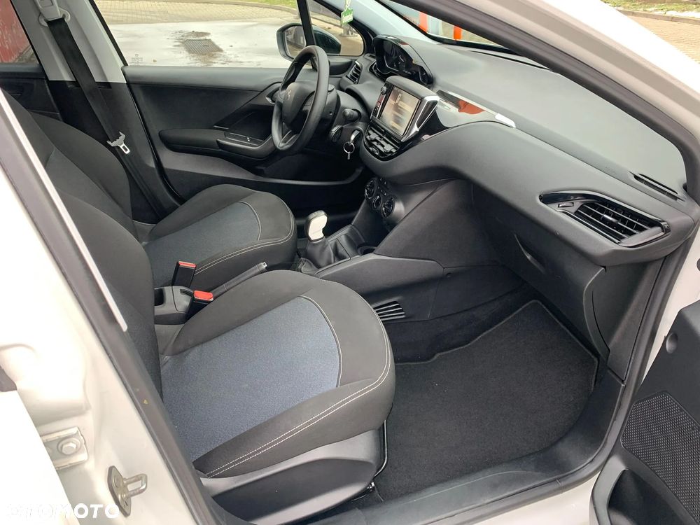 Peugeot 208 - 20