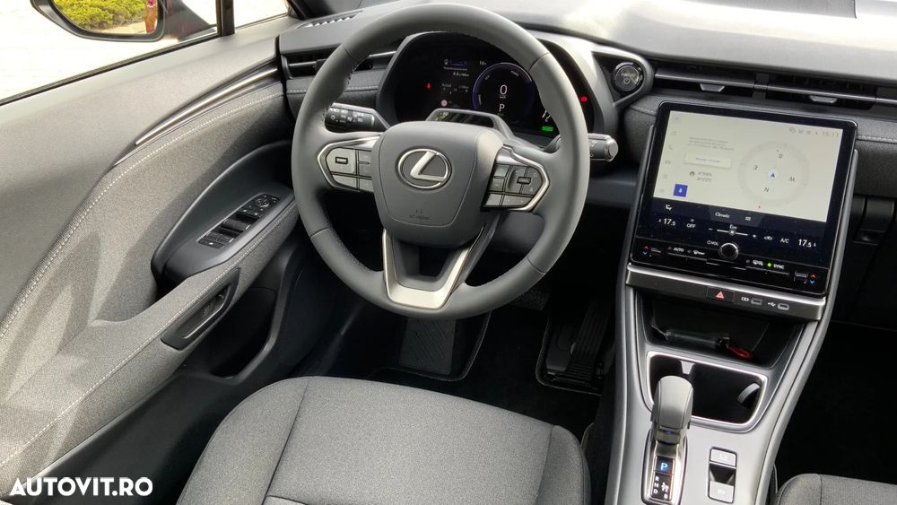 LEXUS LBX 2026 — imagine 15