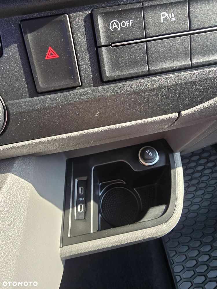 Volkswagen Transporter T6.1 - 25
