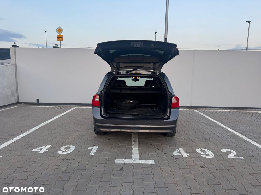 Volvo V70 2.5T Momentum - 9