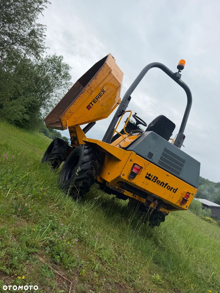 Terex 4t Benford Wozidło Budowlano-Rolnicze 4 tony ładowność. Obrotowa Koleba. 4x4 napęd. Potężna Moc silnika i Hydrauliki. Najlepszy silnik Yanmar. Maszyna Kupiona z Norweskiego Gospodarstwa Rolniczego typu Kurniki. Maszyna Zadbana! Odpala na dotyk. Skrzynia Automatyczna REWERS+Szybka wolna jazda. Pełny Oryginał. Serwisowane w Dekra Norweska! Hamulce brzytwa. Maszyna Woziła lekkie ładunki. Maszyna nie była katowana! Wielka Okazja. Wszystko w pełnym Oryginale. Niski przebieg 1898mtg - 4