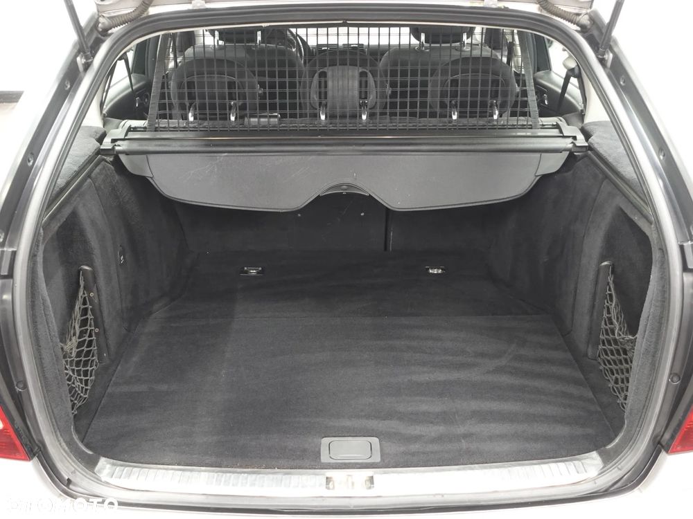 Mercedes-Benz Klasa C 220 CDI Classic - 22