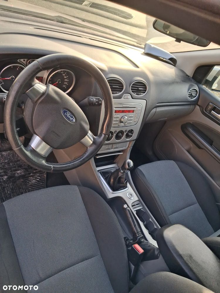 Ford Focus 1.6 Trend EU5 - 11
