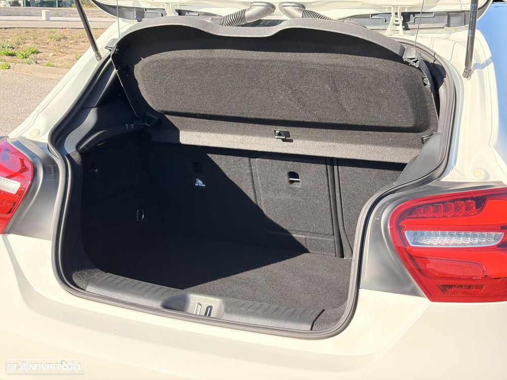 Mercedes-Benz A 160 d AMG Line - 25