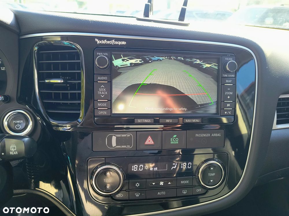 Mitsubishi Outlander Instyle NAVI + - 25