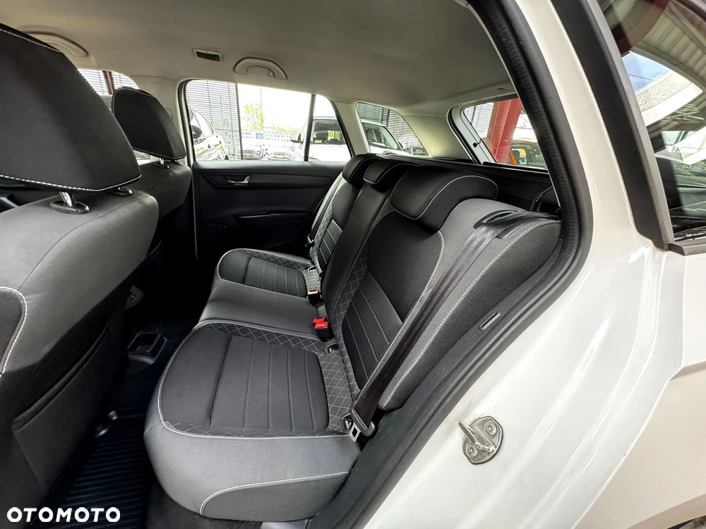 Skoda Fabia 1.0 TSI Ambition - 10