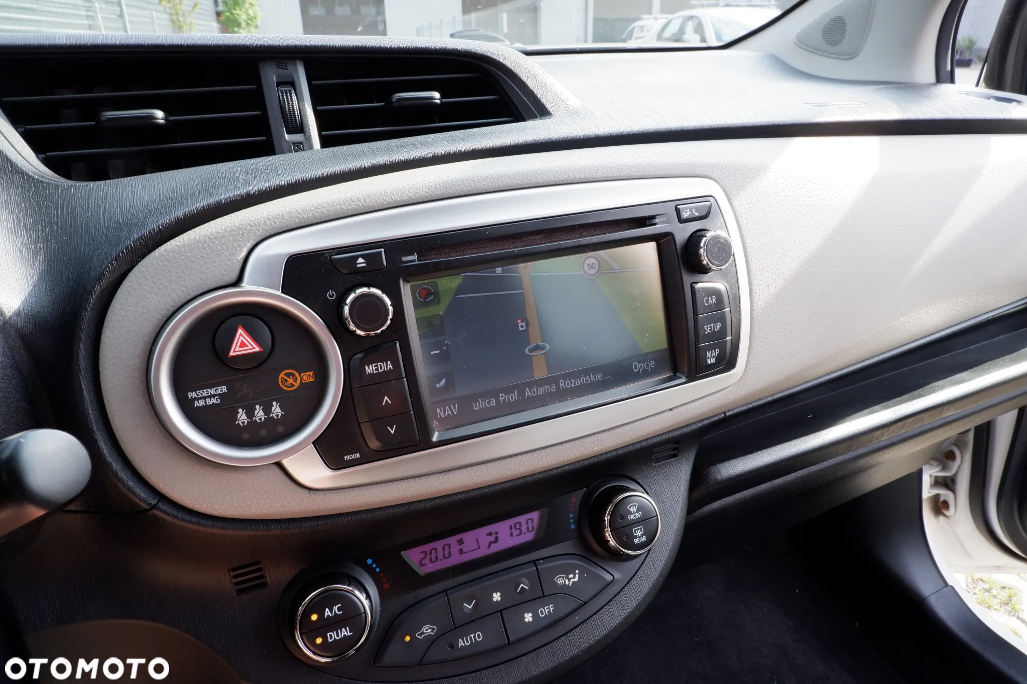 Toyota Yaris 1.0 Sol - 20