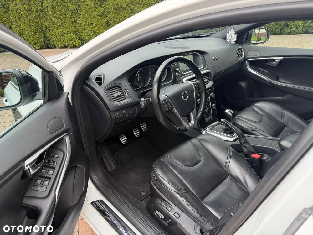 Volvo V40 D2 Inscription - 20