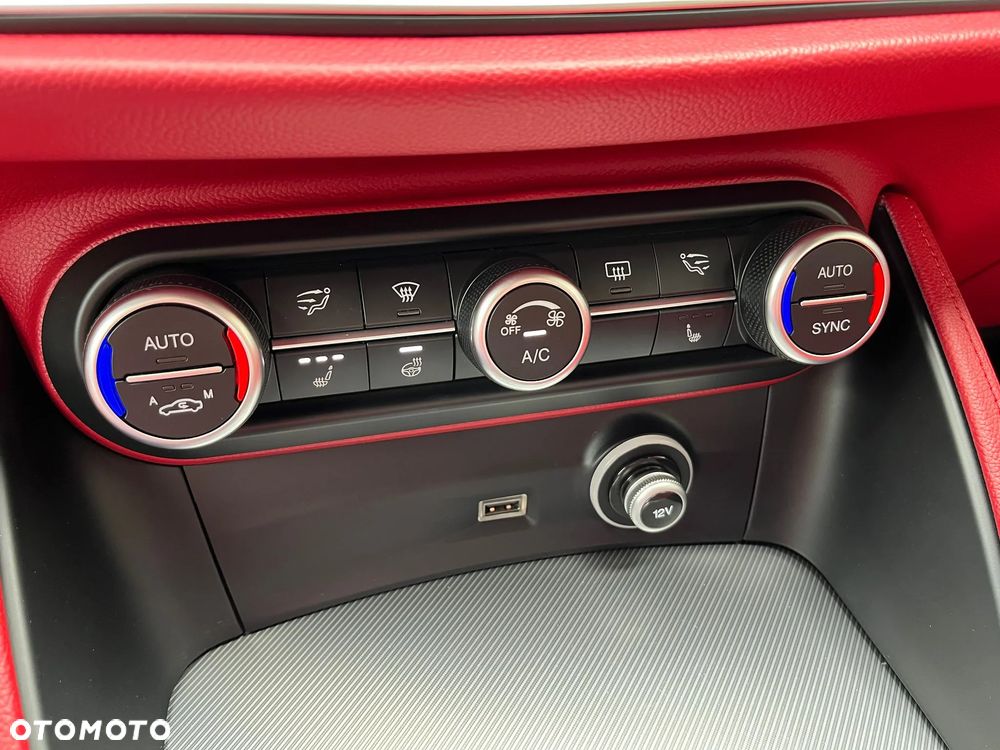 Alfa Romeo Stelvio - 22