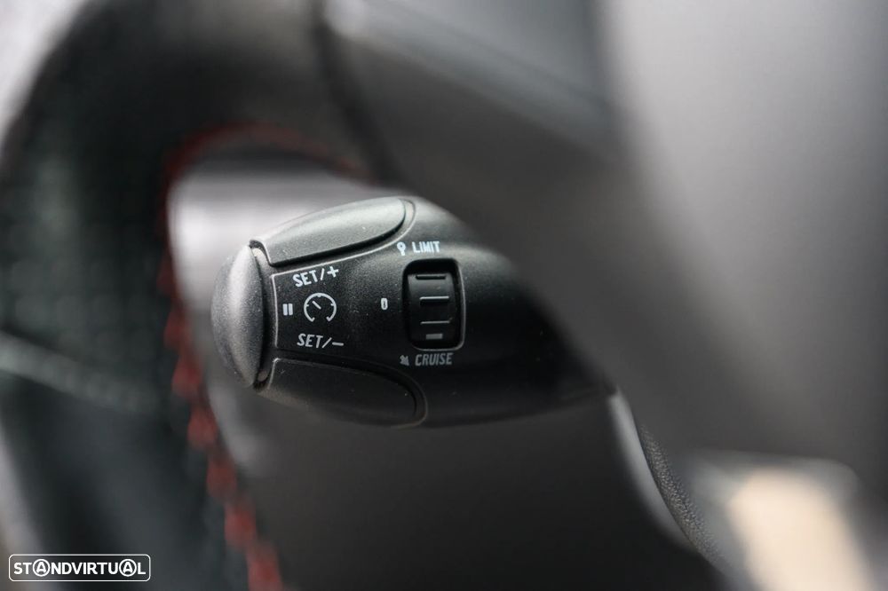 Peugeot 208 1.2 PureTech GT Line - 34