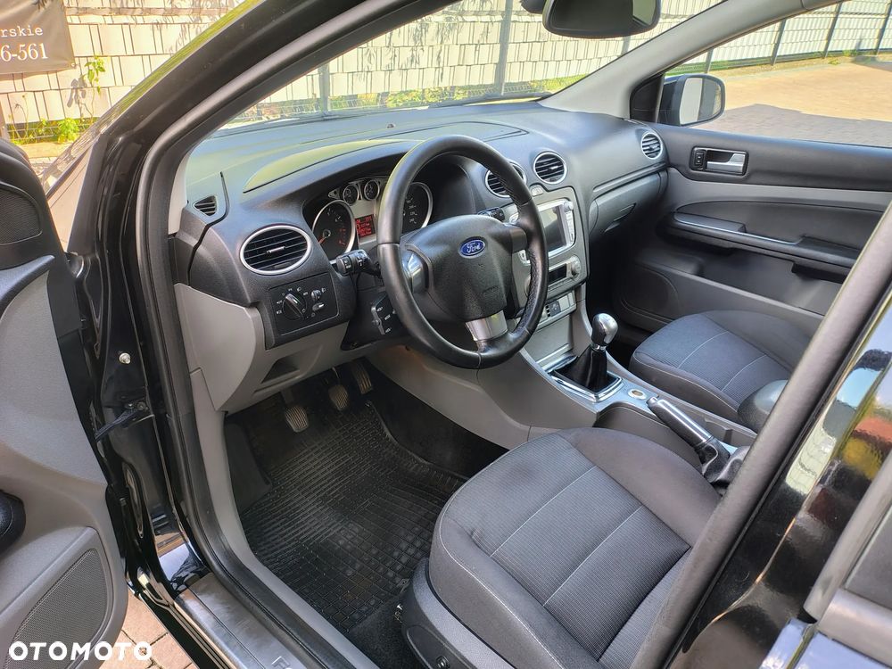 Ford Focus 1.8 Sport - 14