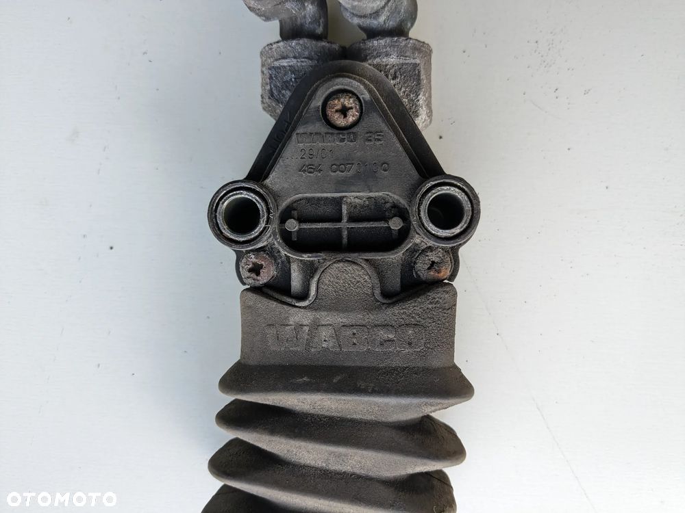 ZAWÓR POZIOMUJĄCY KABINY WABCO 4640070160 - 2