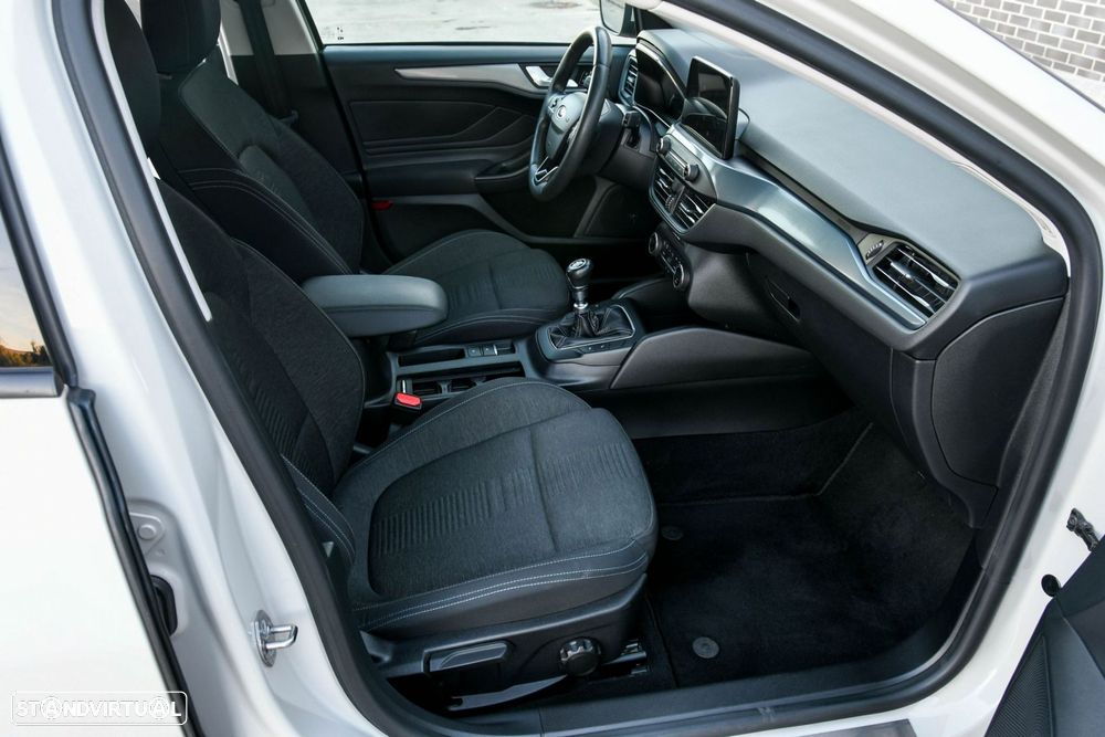 Ford Focus 1.0 EcoBoost Active X - 13