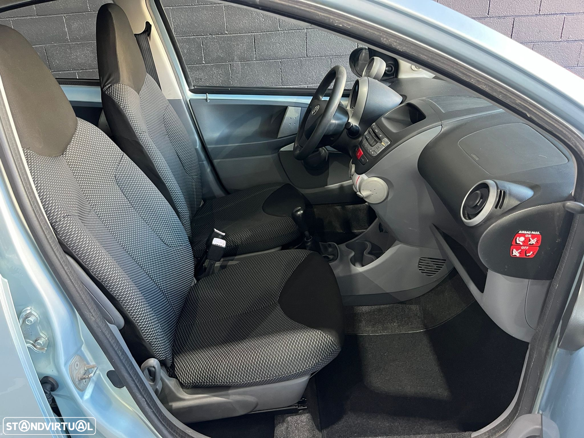 Toyota Aygo 1.0 Blue Edition - 11