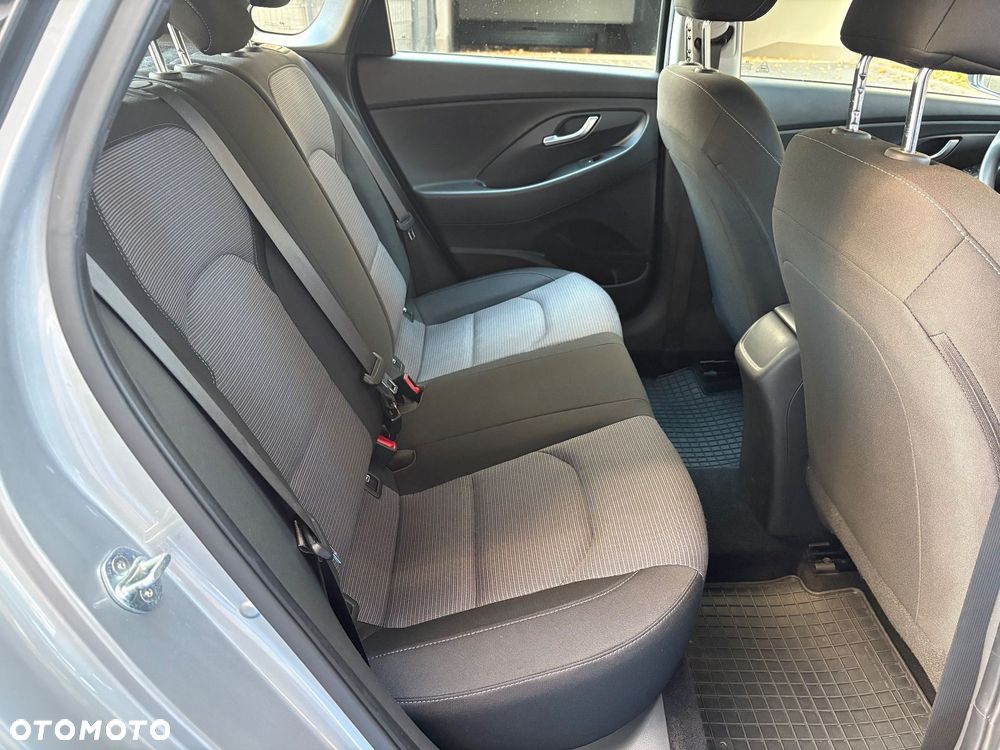 Hyundai i30 1.5 DPI Classic + - 14