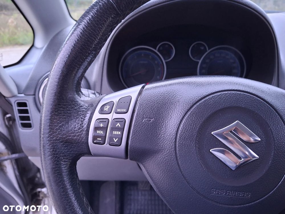 Suzuki SX4 1.6 Premium 4WD - 10