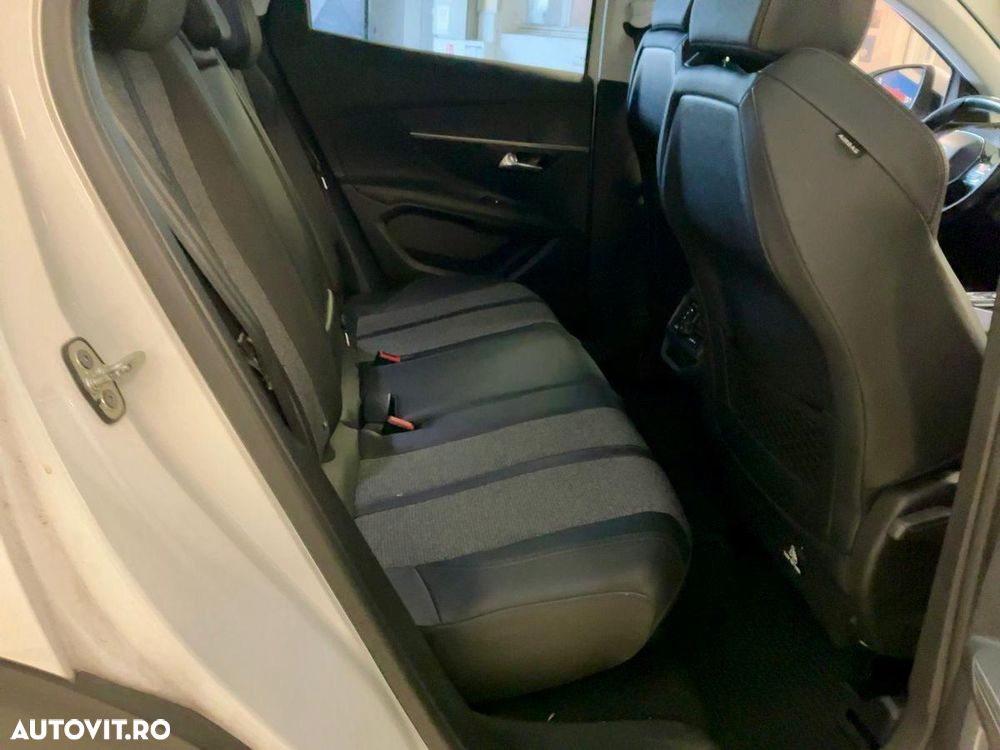 Peugeot 3008 1.2 PureTech S&S EAT8 Allure - 7