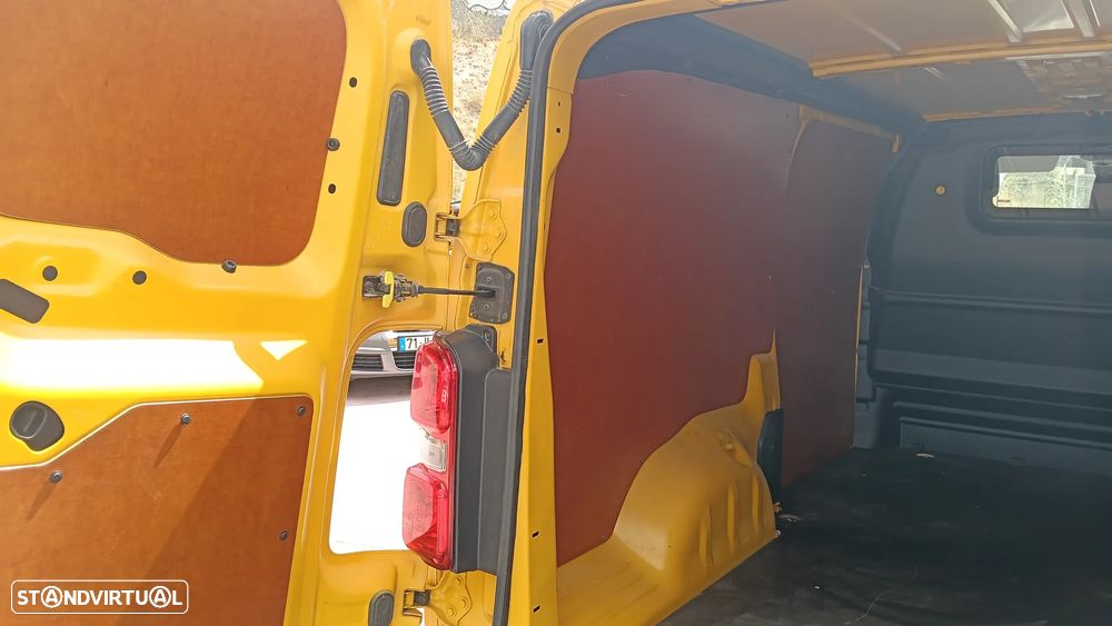 Opel Vivaro - 8