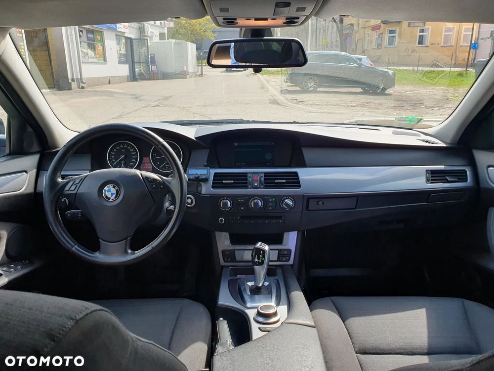 BMW Seria 5 525d - 14