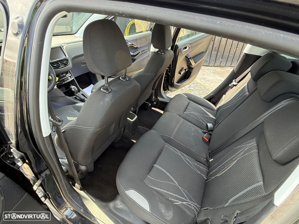Peugeot 208 1.2 PureTech Style - 9