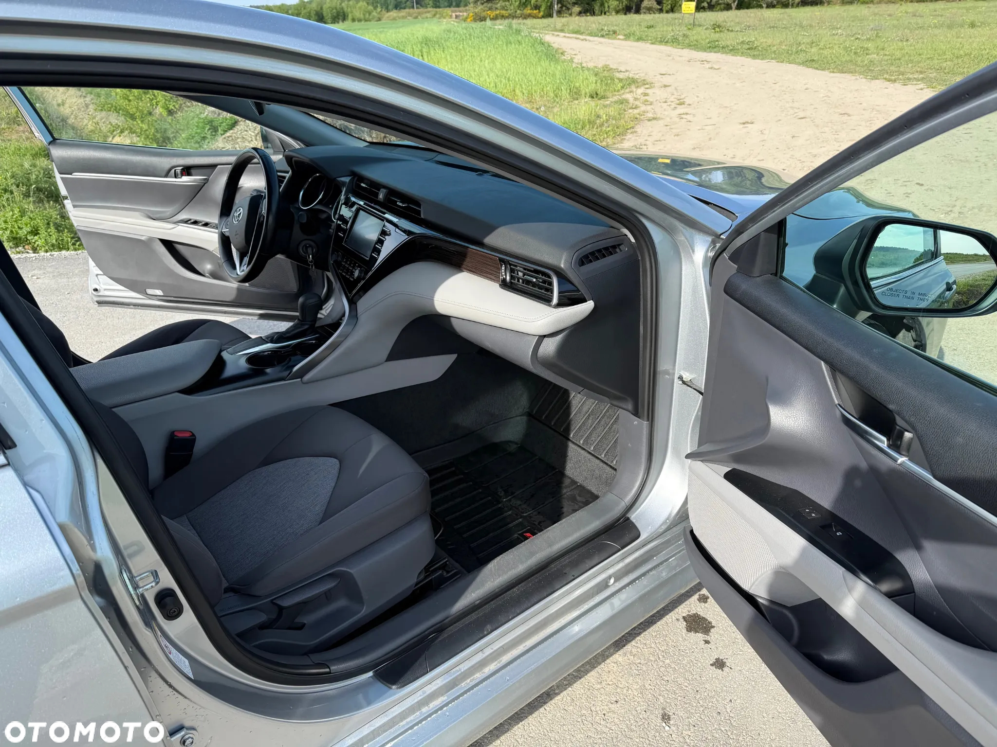 Toyota Camry - 18