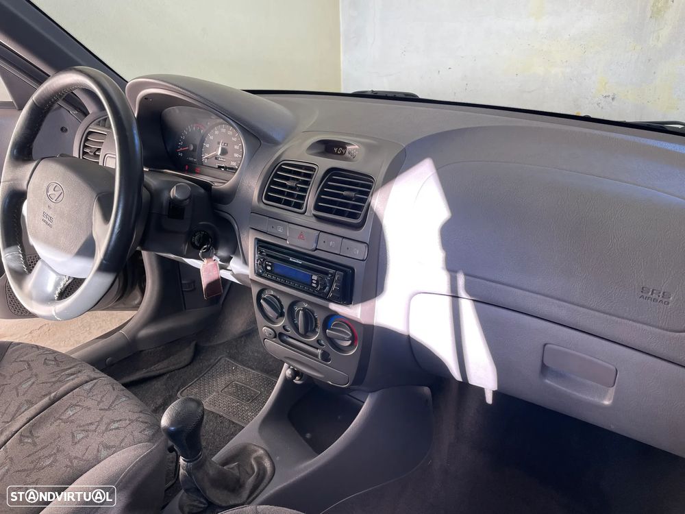 Hyundai Accent 1.3 GLS - 10