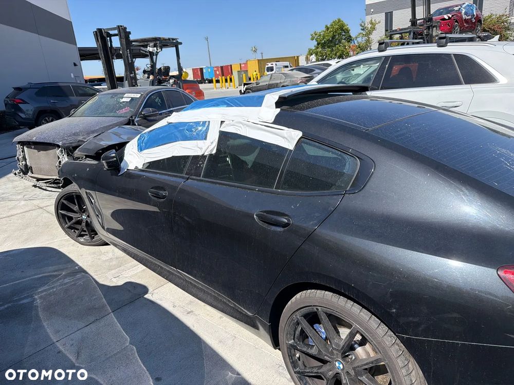 BMW Seria 8 - 25