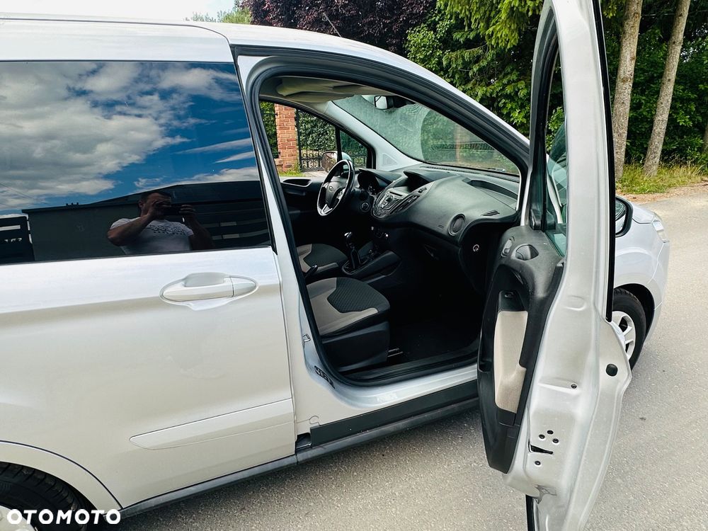 Ford Tourneo Courier - 5