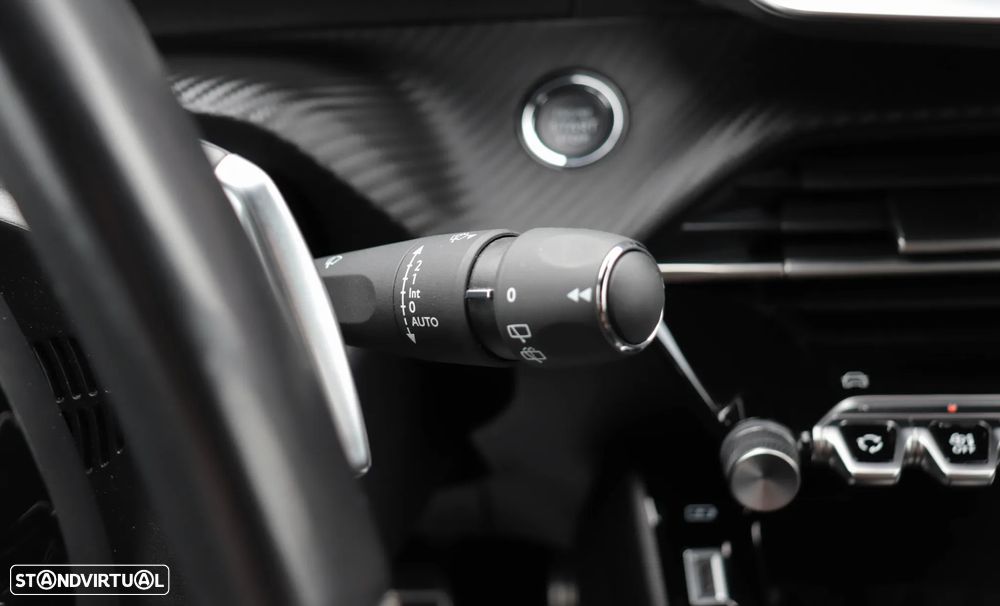 Peugeot 2008 PureTech 130 EAT8 GT - 32