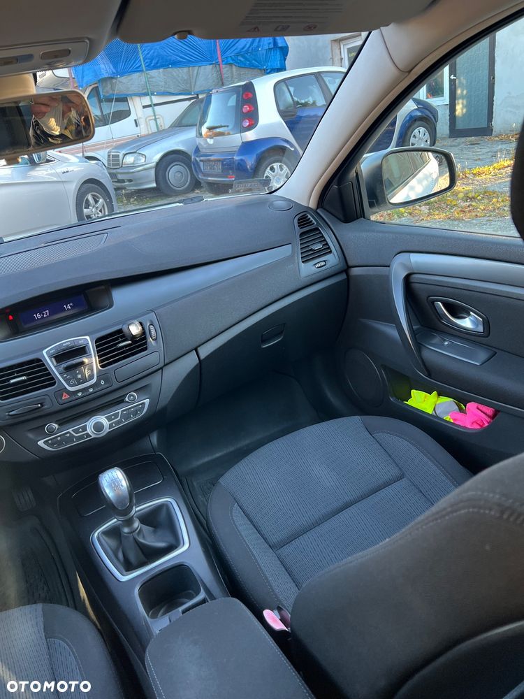 Renault Laguna 1.6 Authentique - 11