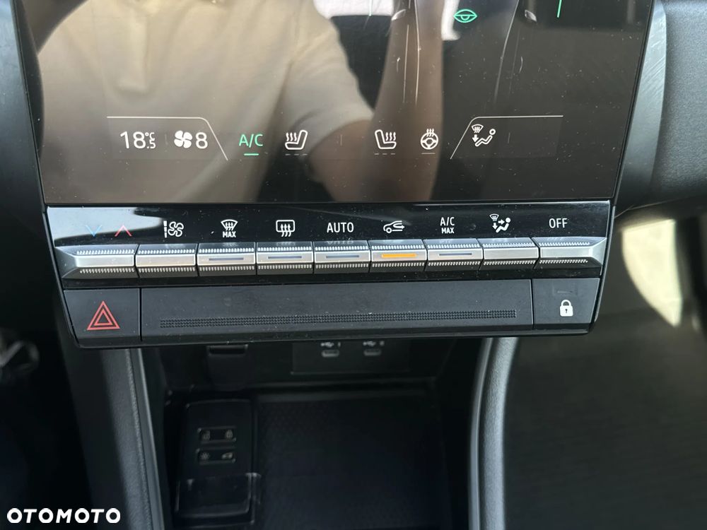 Renault Captur - 28