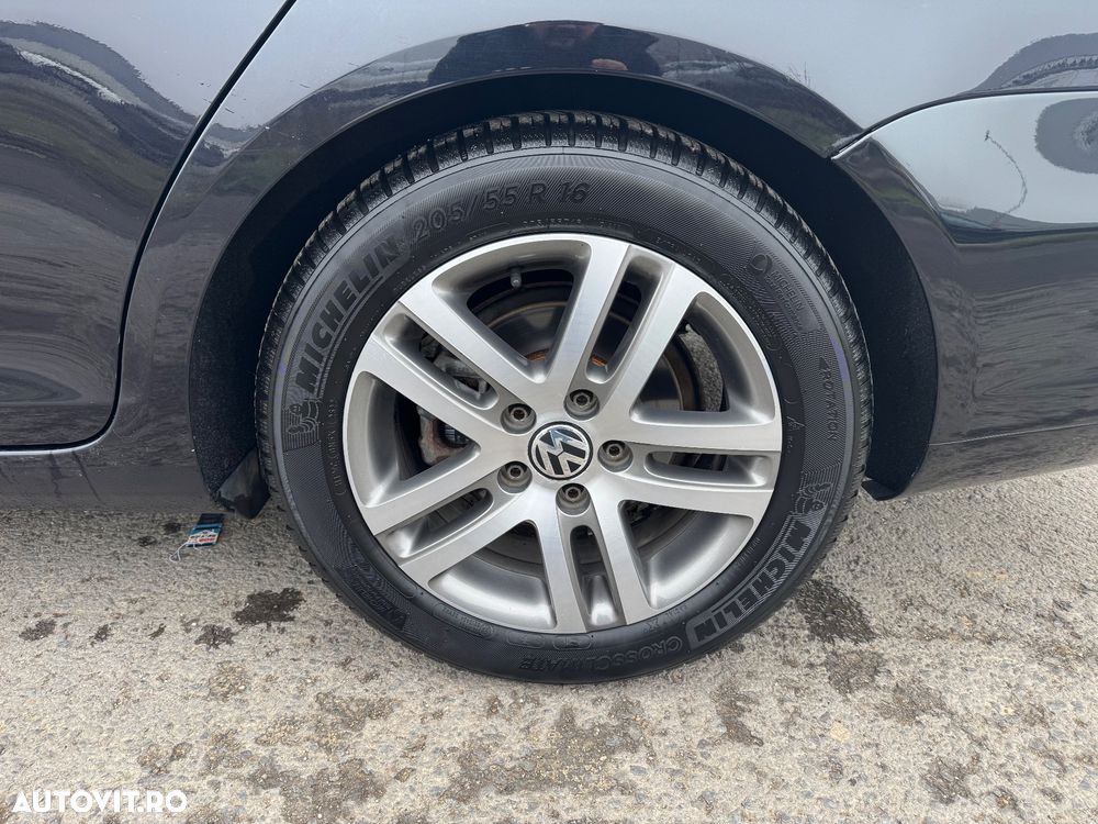 Volkswagen Golf - 16