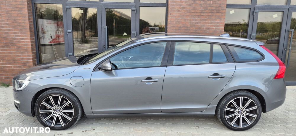 Volvo V60 D6 Plug-In-Hybrid AWD Geartronic Summum - 25