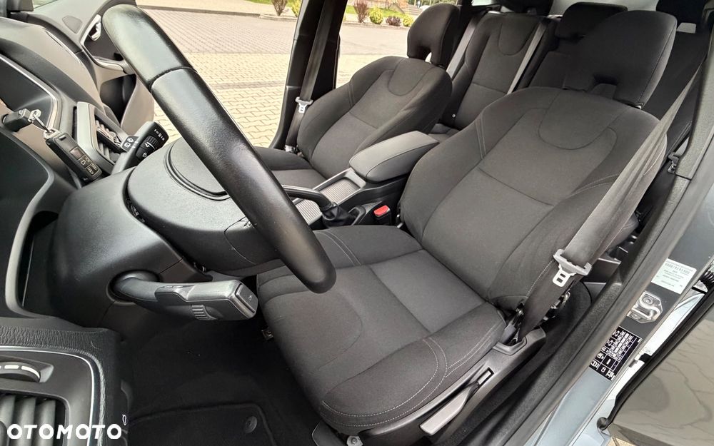 Volvo V40 D2 Geartronic Kinetic - 27
