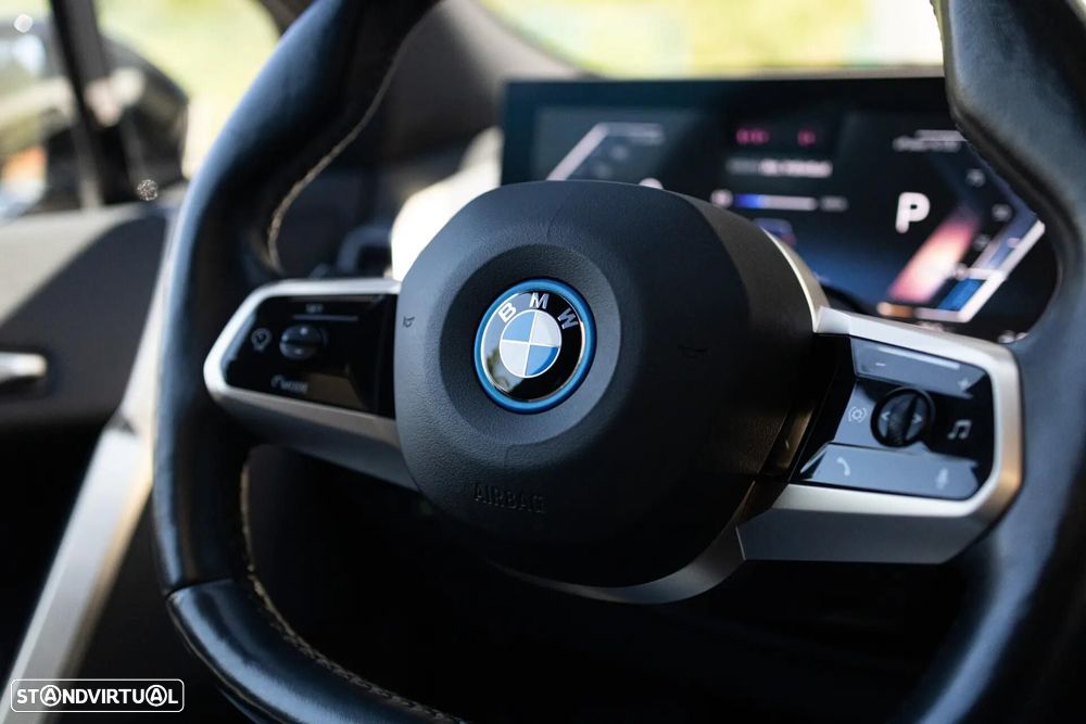 BMW iX xDrive 40 Pack Desportivo - 55