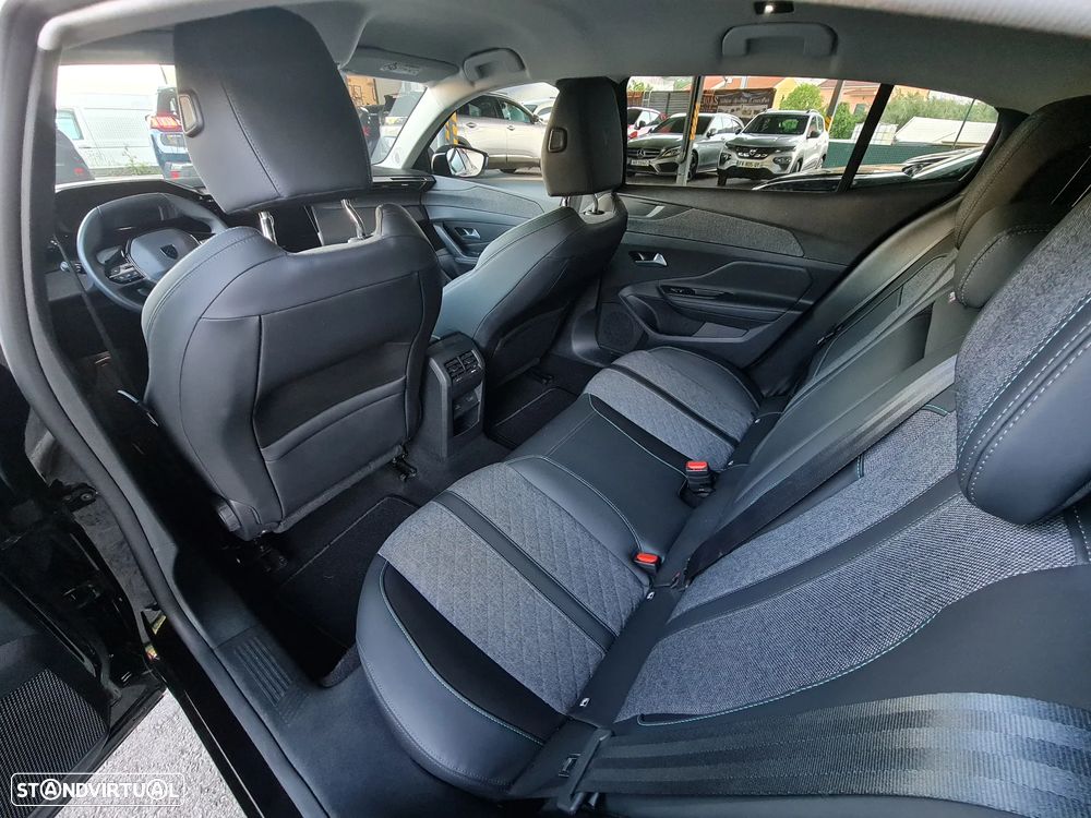 Peugeot 408 1.2 PureTech Allure EAT8 - 13