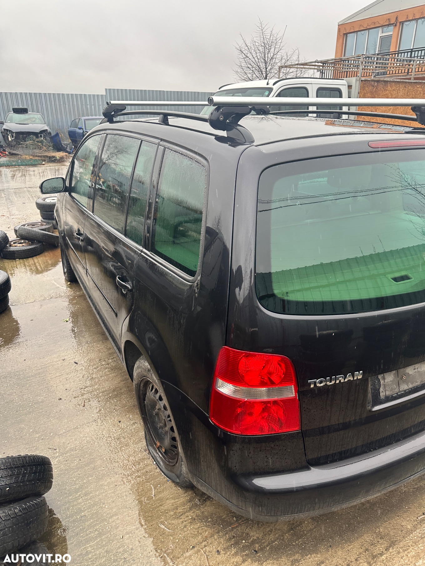 Dezmembrez Volkswagen Touran - 5
