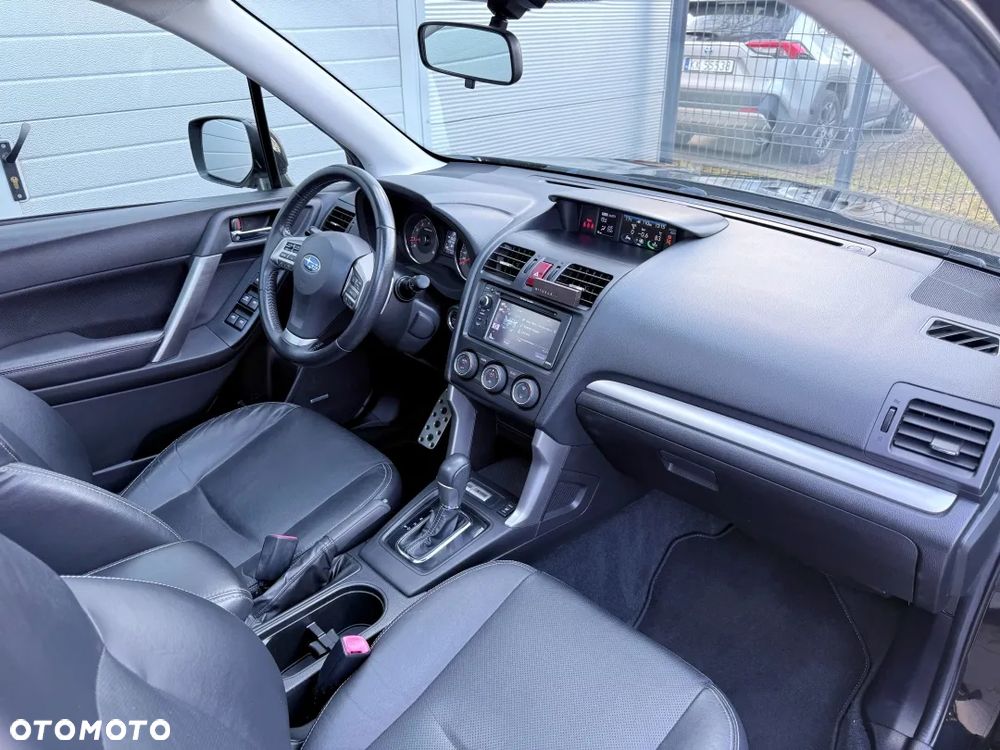 Subaru Forester 2.0XT Platinum Lineartronic - 12