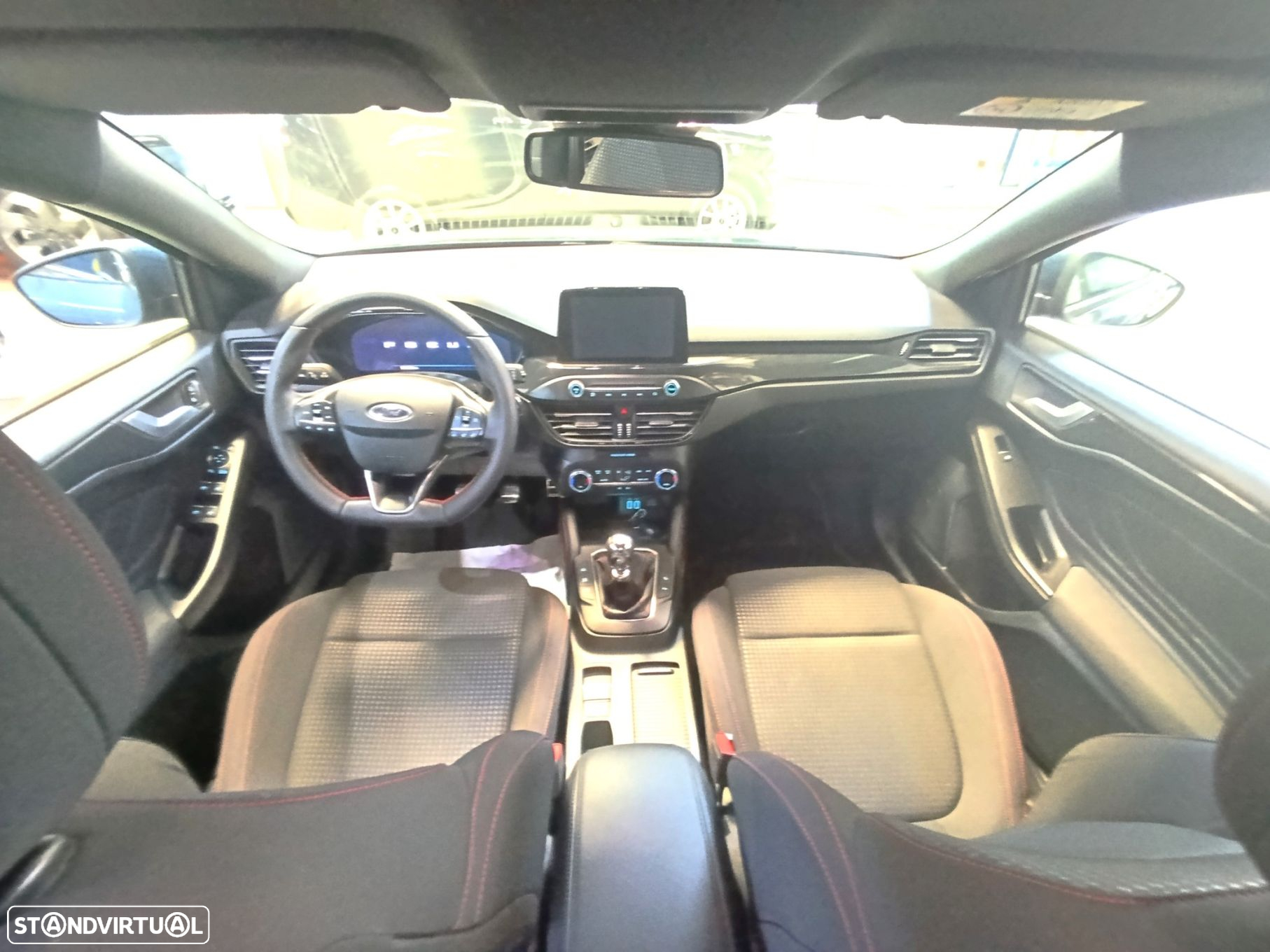 Ford Focus 1.0 EcoBoost Hybrid ST-LINE X - 8