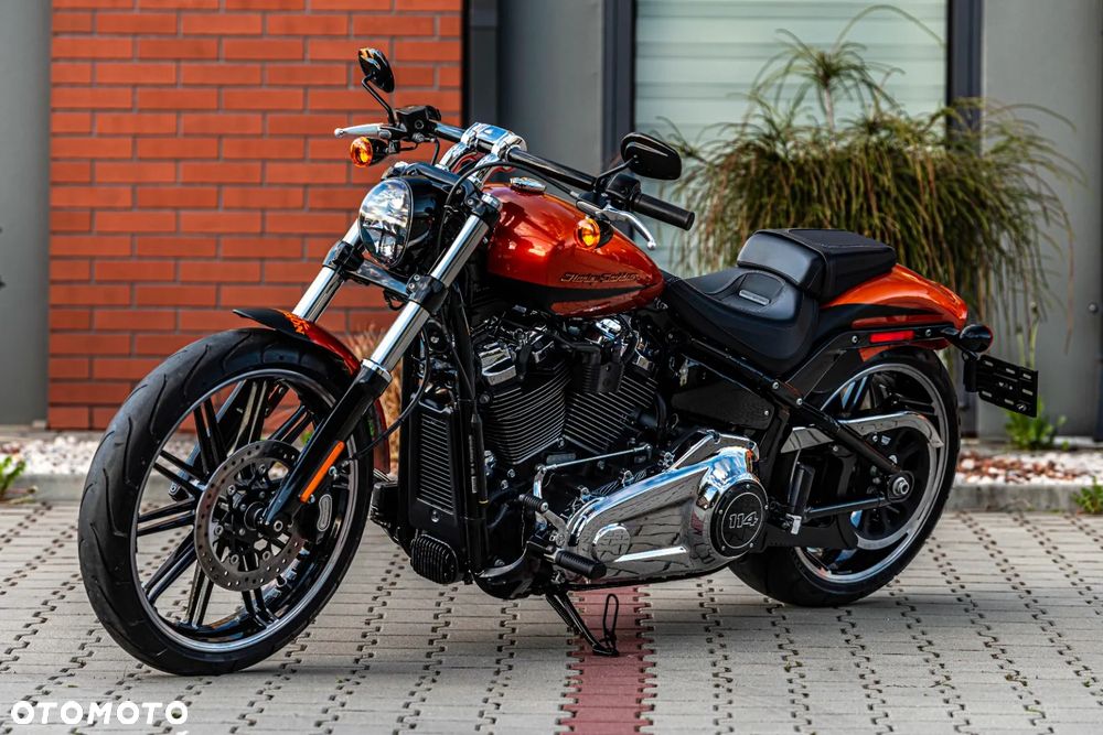 Harley-Davidson Softail Breakout - 3