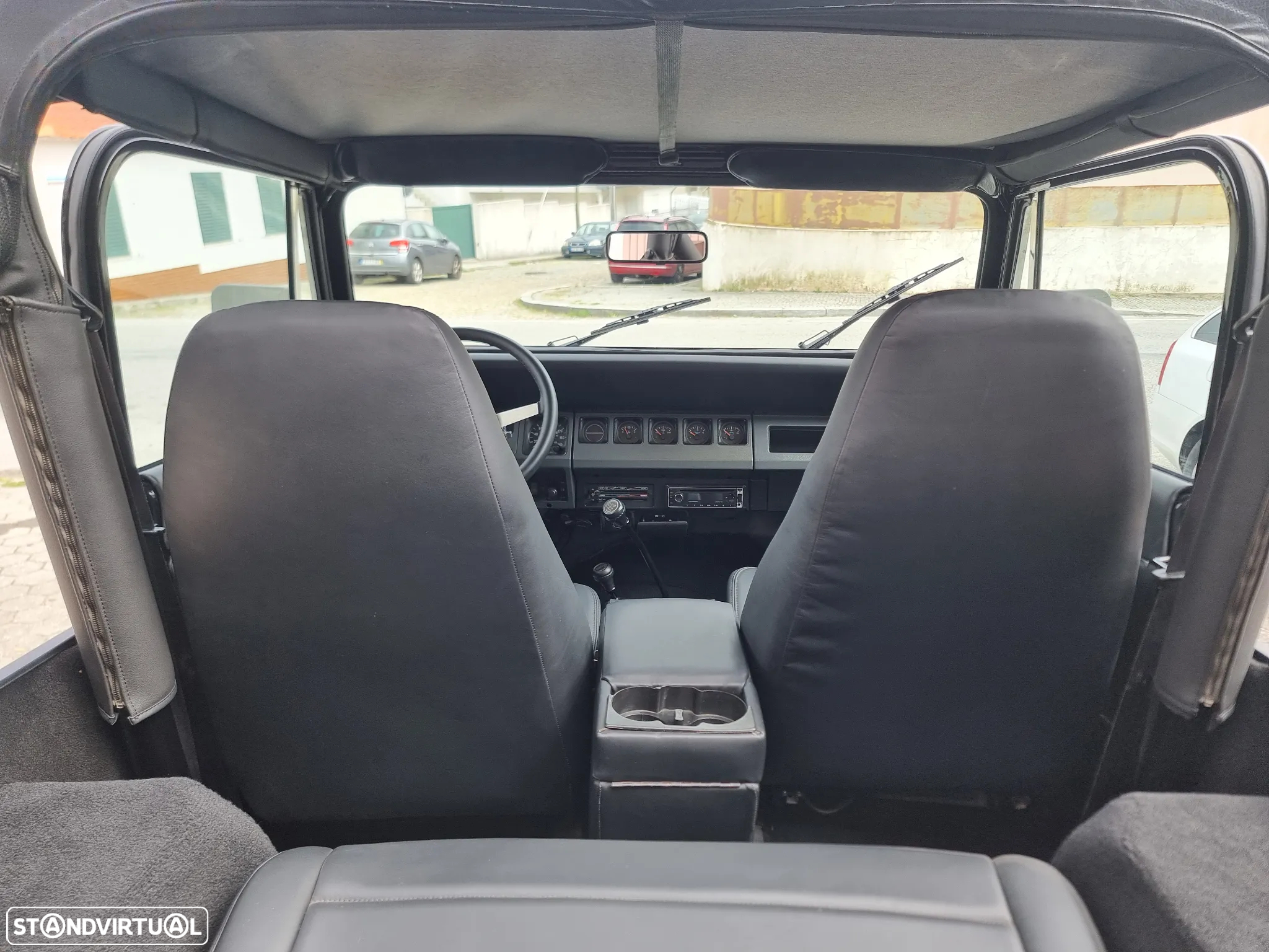 Jeep Wrangler - 11